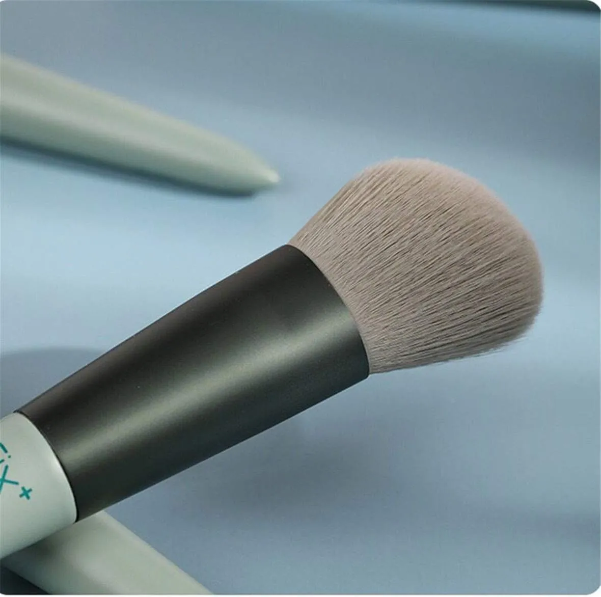 13 Pcs Vegan Synthetic Makeup Brushes with Bag