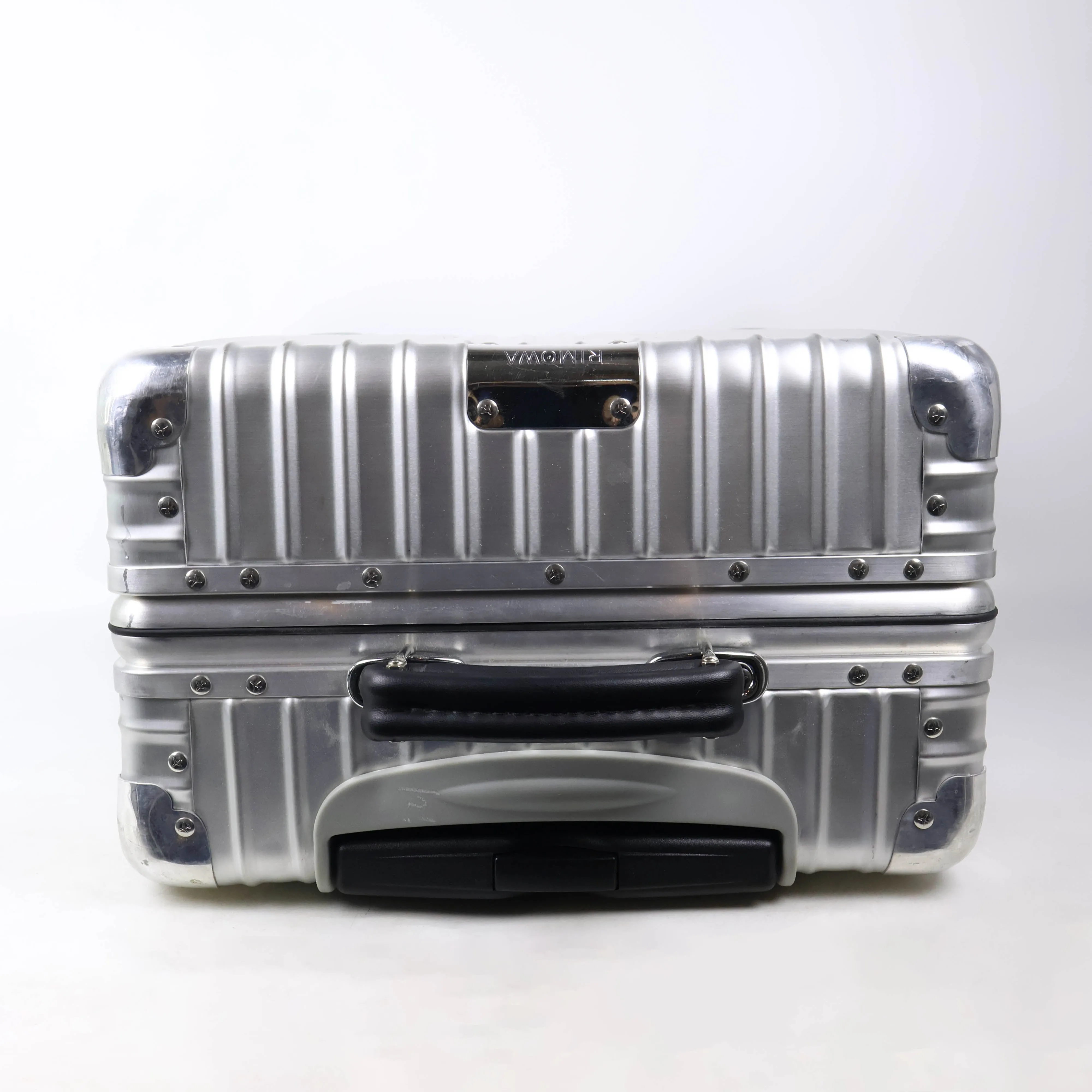 Rimowa Suitcase Classic Cabin Aluminium Carry On