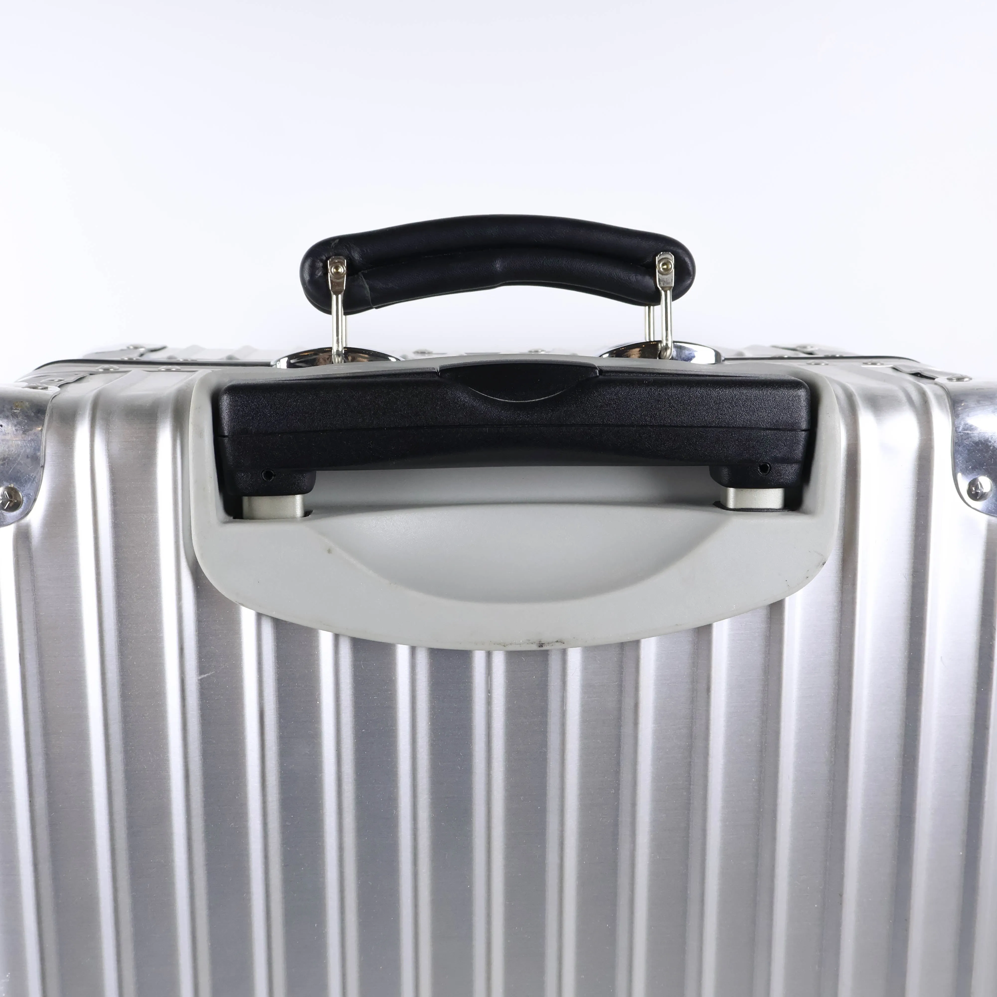 Rimowa Suitcase Classic Cabin Aluminium Carry On